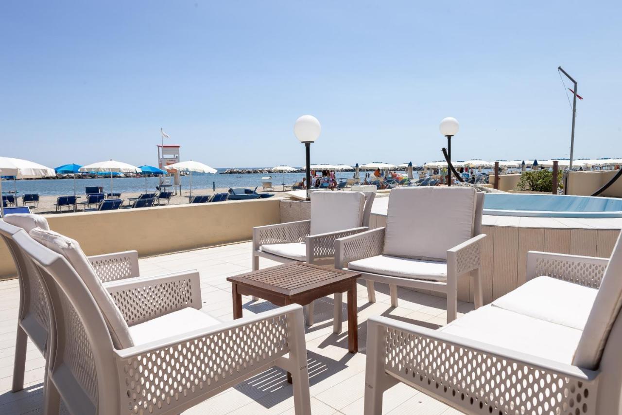 Hotel Primavera sul mare Lido Di Savio Esterno foto