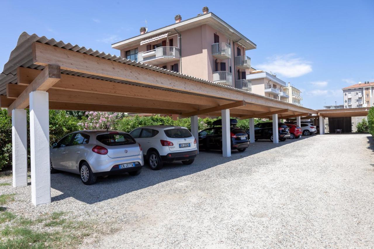 Hotel Primavera sul mare Lido Di Savio Esterno foto
