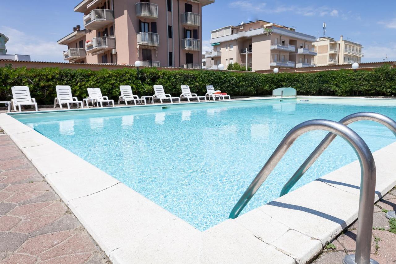 Hotel Primavera sul mare Lido Di Savio Esterno foto