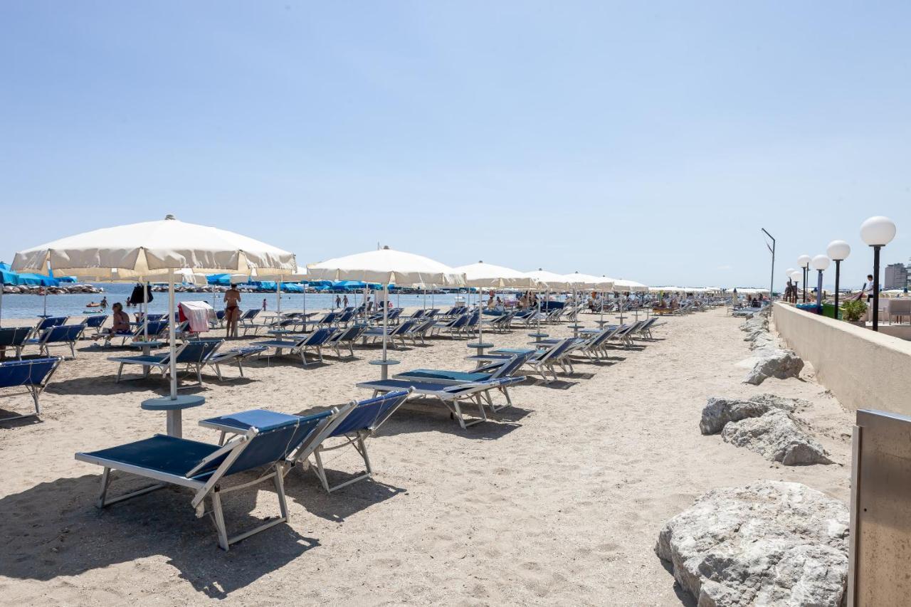 Hotel Primavera sul mare Lido Di Savio Esterno foto