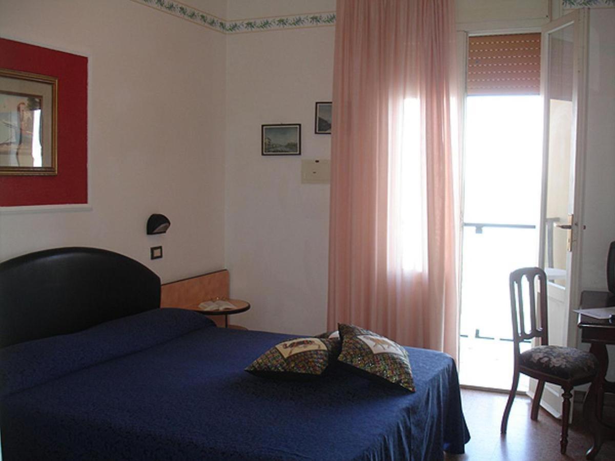 Hotel Primavera sul mare Lido Di Savio Esterno foto