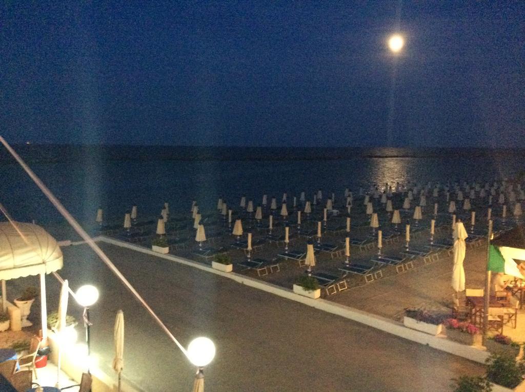 Hotel Primavera sul mare Lido Di Savio Esterno foto