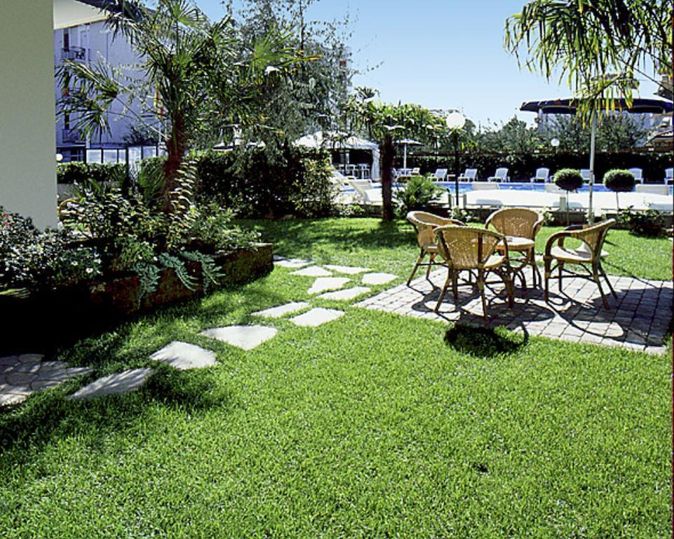 Hotel Primavera sul mare Lido Di Savio Esterno foto