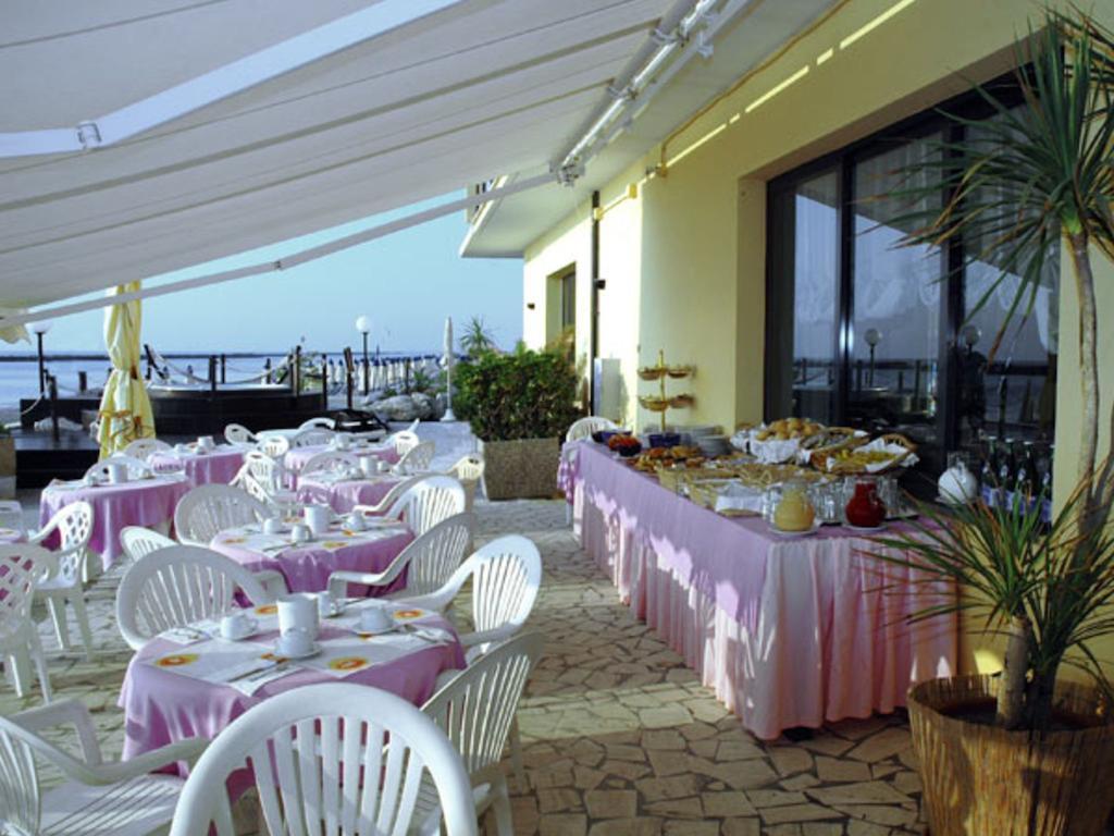 Hotel Primavera sul mare Lido Di Savio Esterno foto