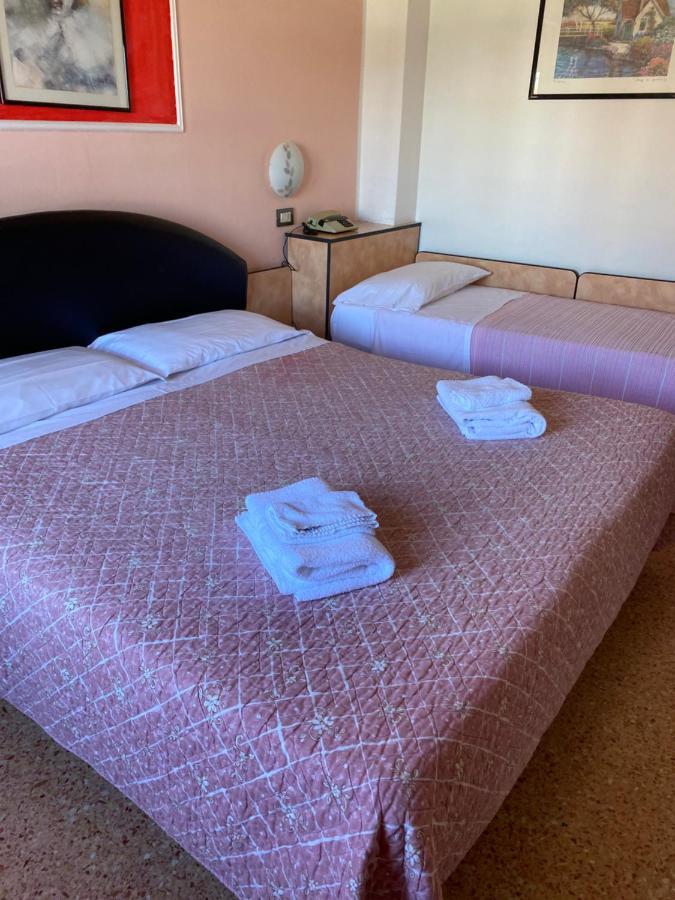 Hotel Primavera sul mare Lido Di Savio Esterno foto