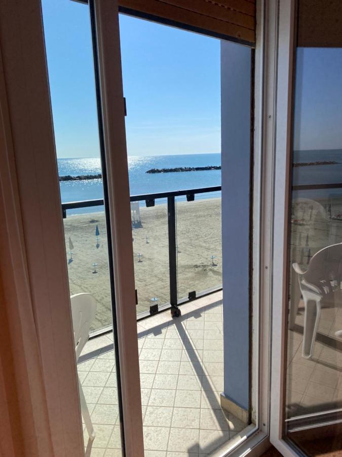 Hotel Primavera sul mare Lido Di Savio Esterno foto