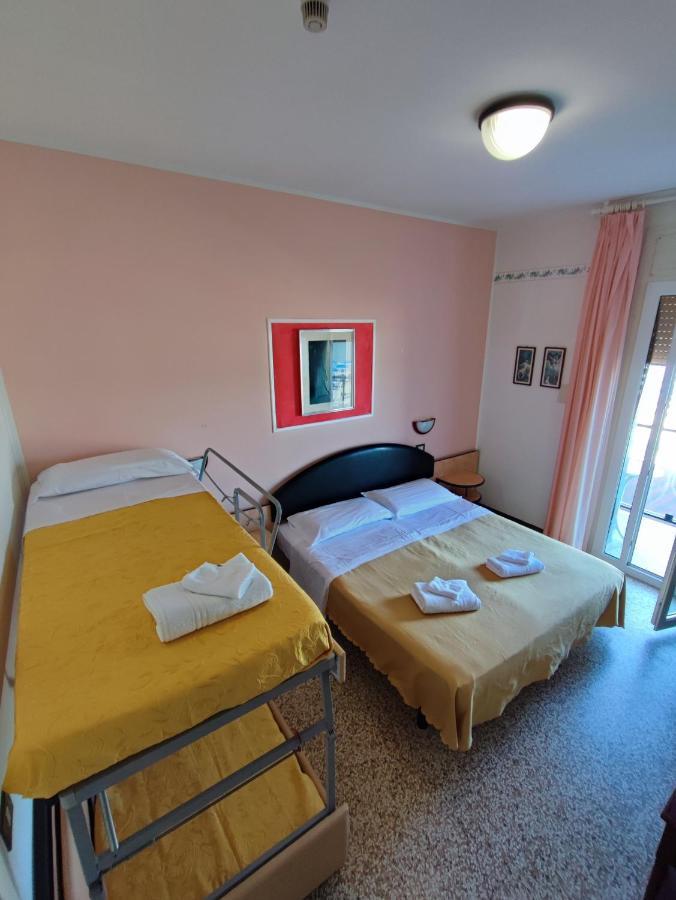 Hotel Primavera sul mare Lido Di Savio Esterno foto