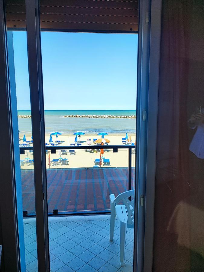 Hotel Primavera sul mare Lido Di Savio Esterno foto