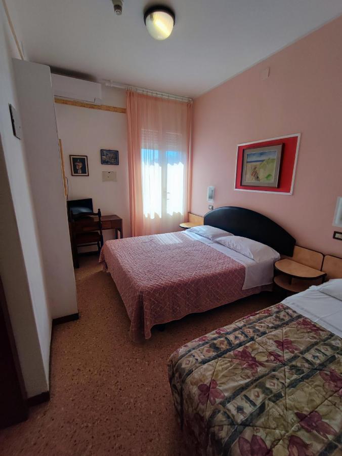 Hotel Primavera sul mare Lido Di Savio Esterno foto