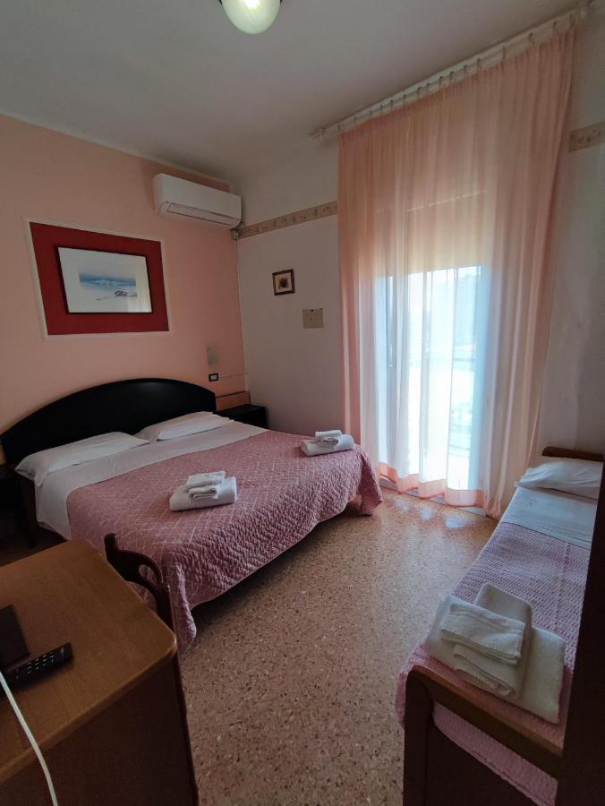 Hotel Primavera sul mare Lido Di Savio Esterno foto