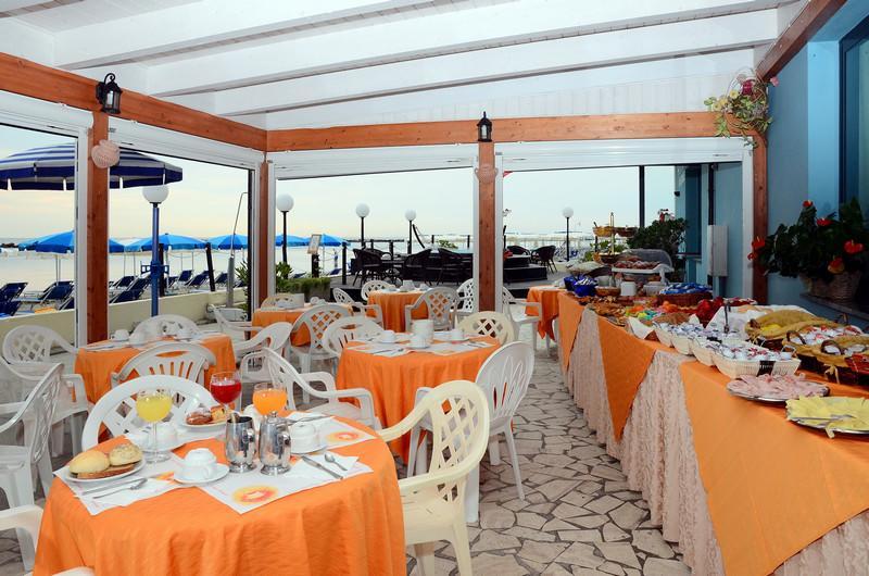 Hotel Primavera sul mare Lido Di Savio Esterno foto